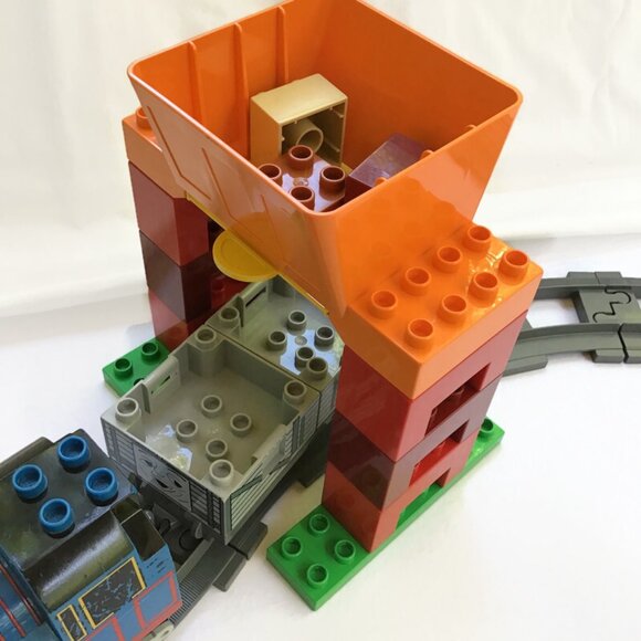 LEGO DUPLO 5554 Thomas Load & Carry Train Set Complete Engine Troublesome Truck - Picture 8 of 13